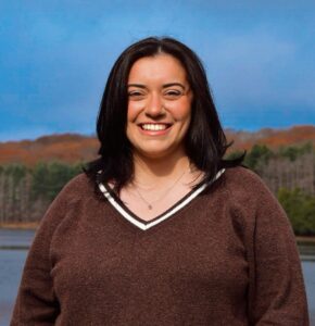 Lexi Bogalhas Headshot